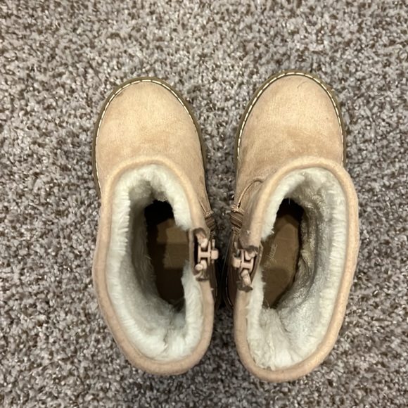 Cat & Jack toddler size 8 boots , light pink almost tan - Picture 4 of 5